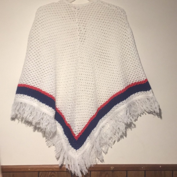 SALES Beautiful and elegant Shawl - Picture 2 of 4